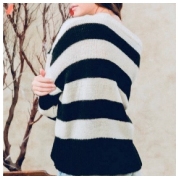 ✨LAST ONE✨CHIC LOOSE FIT BLACK STRIPED SWEATER - Picture 6 of 10